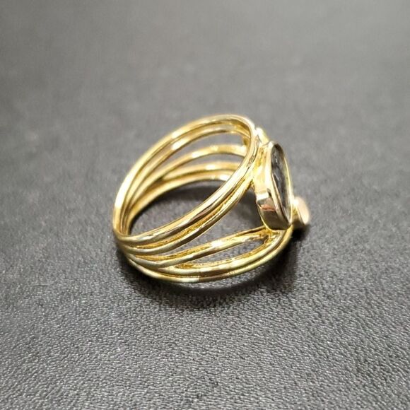 Gold tone layered looking ring - Picture 5 of 9